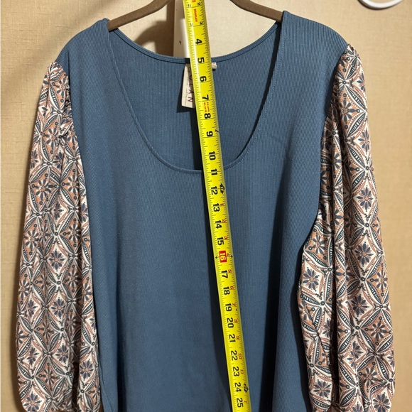 THIS LISTING HAS SOLD. NOT SURE WHY IT ISN’T MARKED AS SOLD. Anthro Bundle Tops - Picture 8 of 15